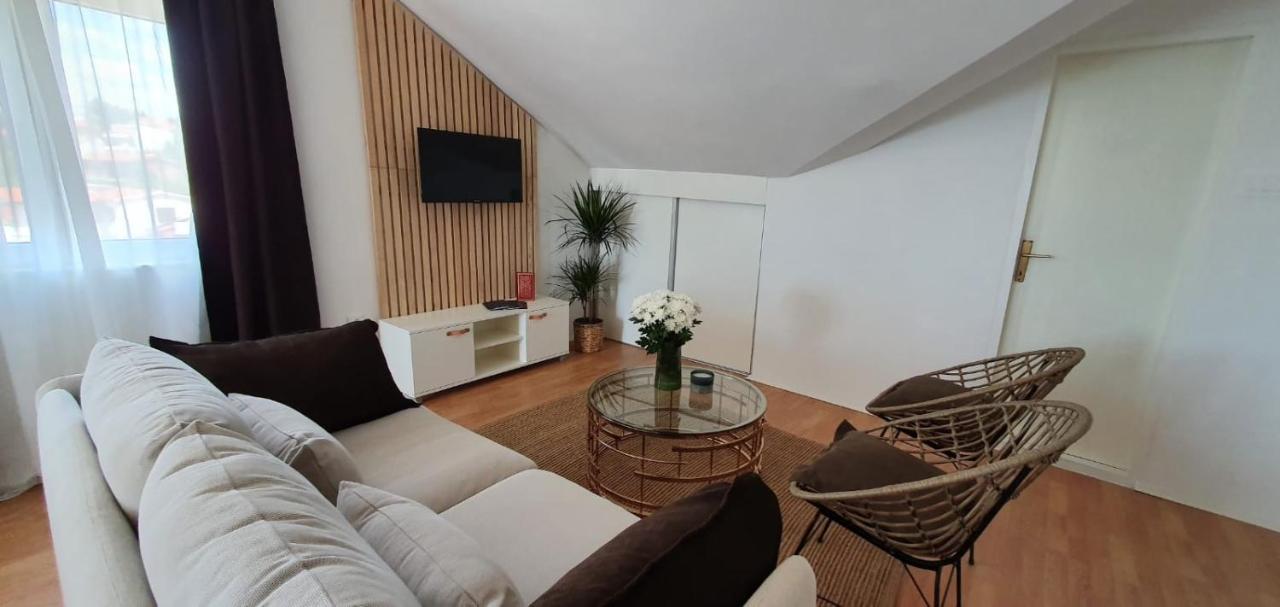 Apartmani Masline 贾塞尼采 外观 照片